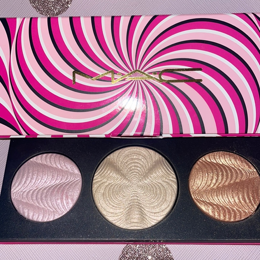MAC Step Bright Up Extra Skinfinish Dimension Palette color: Light bnib - Picture 1 of 7